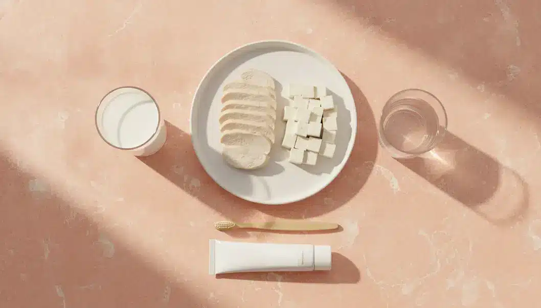 术后48小时坚持白色饮食,避免色素附着,是延长牙齿美白效果的关键